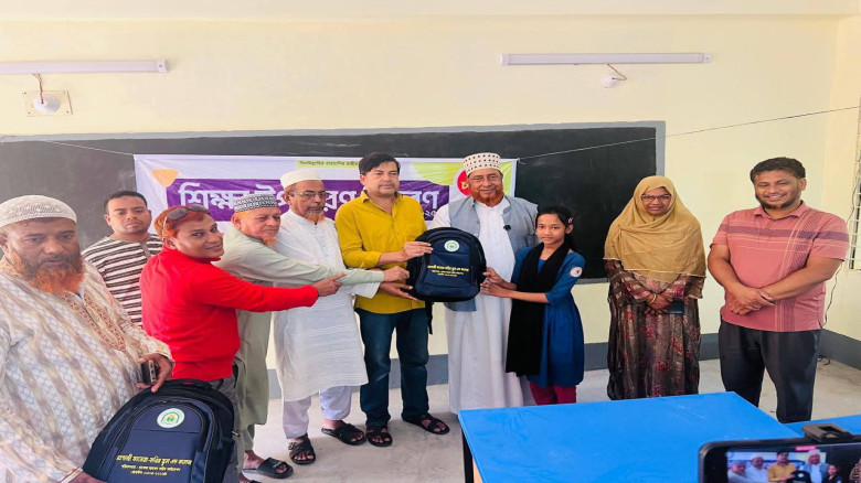 Hafez Ahmed Karim Foundation distributes school bags in Sona